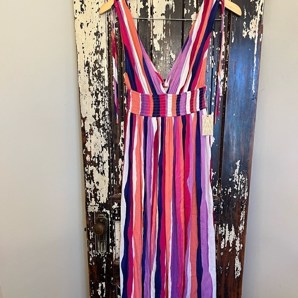 Women’s NWT Forever 2 Woven pink multicolored Red Sahara Collection dress. XS.